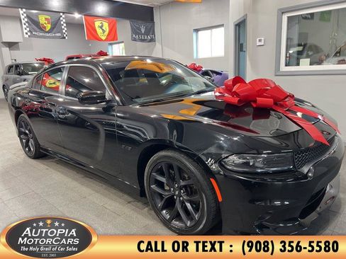 Used 2023 Dodge Charger R/T w/ Plus Group RWD image 6
