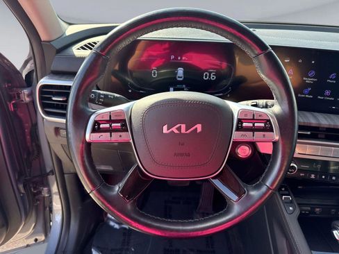 Used 2024 Kia Telluride EX w/ EX Captain's Chair Package image 35