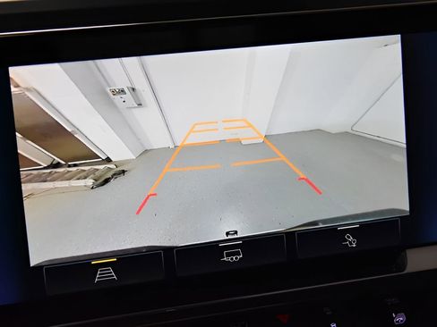 Used 2022 Chevrolet Silverado 1500 LT w/ Texas Edition Plus image 26