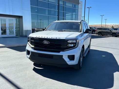 Used 2025 Ford Expedition Max Active image 2