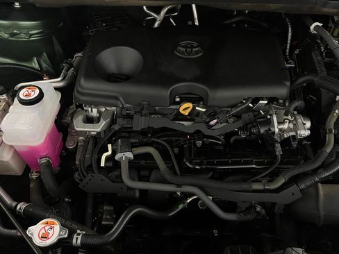 Used 2024 Toyota Sienna XLE image 36