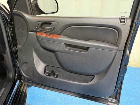 Used 2014 Chevrolet Tahoe LTZ image 18