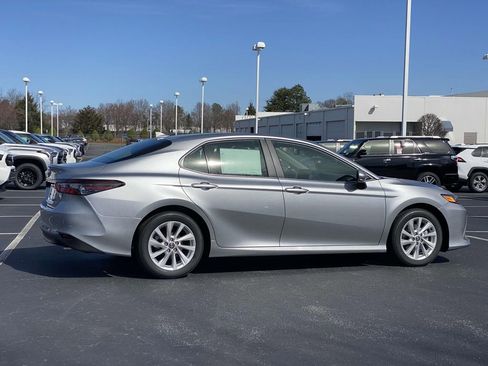 Used 2024 Toyota Camry LE w/ Convenience Package image 6