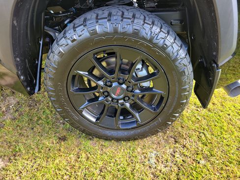 Used 2022 Toyota Tundra Limited w/ TRD Off-Road Package image 8