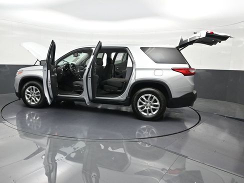 Used 2021 Chevrolet Traverse LS image 35