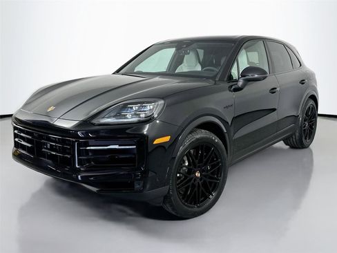 Certified 2025 Porsche Cayenne E-Hybrid AWD/4WD image 1