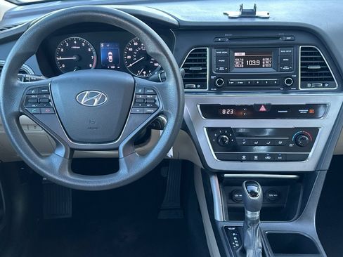 Used 2017 Hyundai Sonata SE FWD image 13