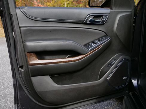 Used 2018 Chevrolet Tahoe LT image 24