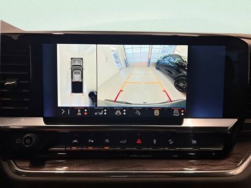 Used 2025 Chevrolet Silverado 1500 LTZ AWD/4WD image 26