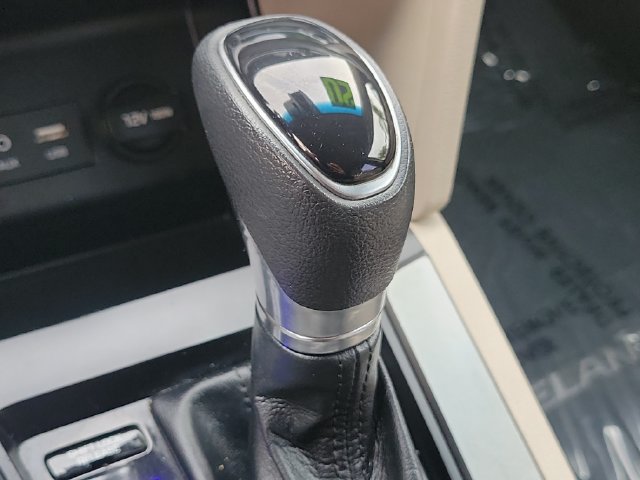 Used 2020 Hyundai Elantra SEL FWD image 15
