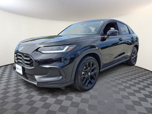Used 2025 Honda HR-V Sport image 3