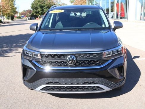 Used 2022 Volkswagen Taos SE image 9