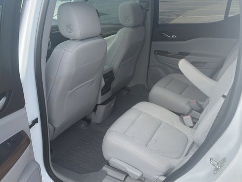 Used 2021 GMC Acadia SLE w/ Driver Convenience Package FWD image 14