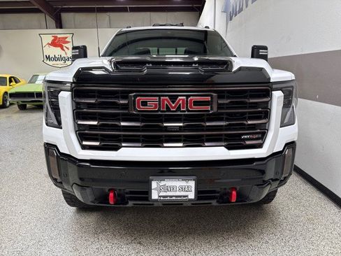 Used 2024 GMC Sierra 2500 AT4X image 51