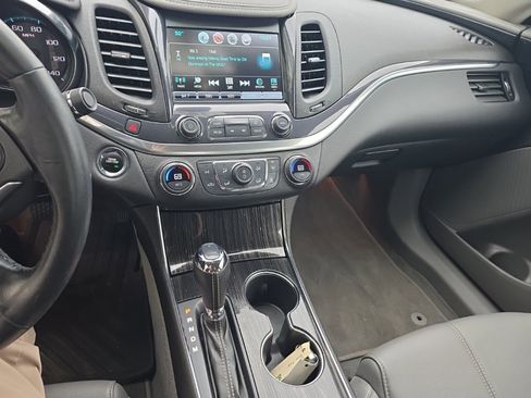 Used 2018 Chevrolet Impala LT w/ LT Convenience Package image 11