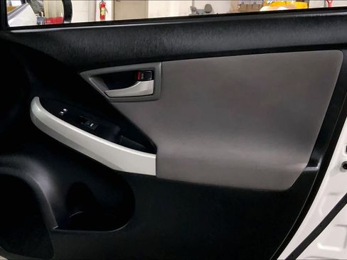 Used 2014 Toyota Prius Two image 22