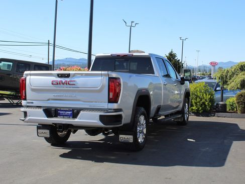 Used 2020 GMC Sierra 3500 Denali w/ Denali Ultimate Package AWD/4WD image 6