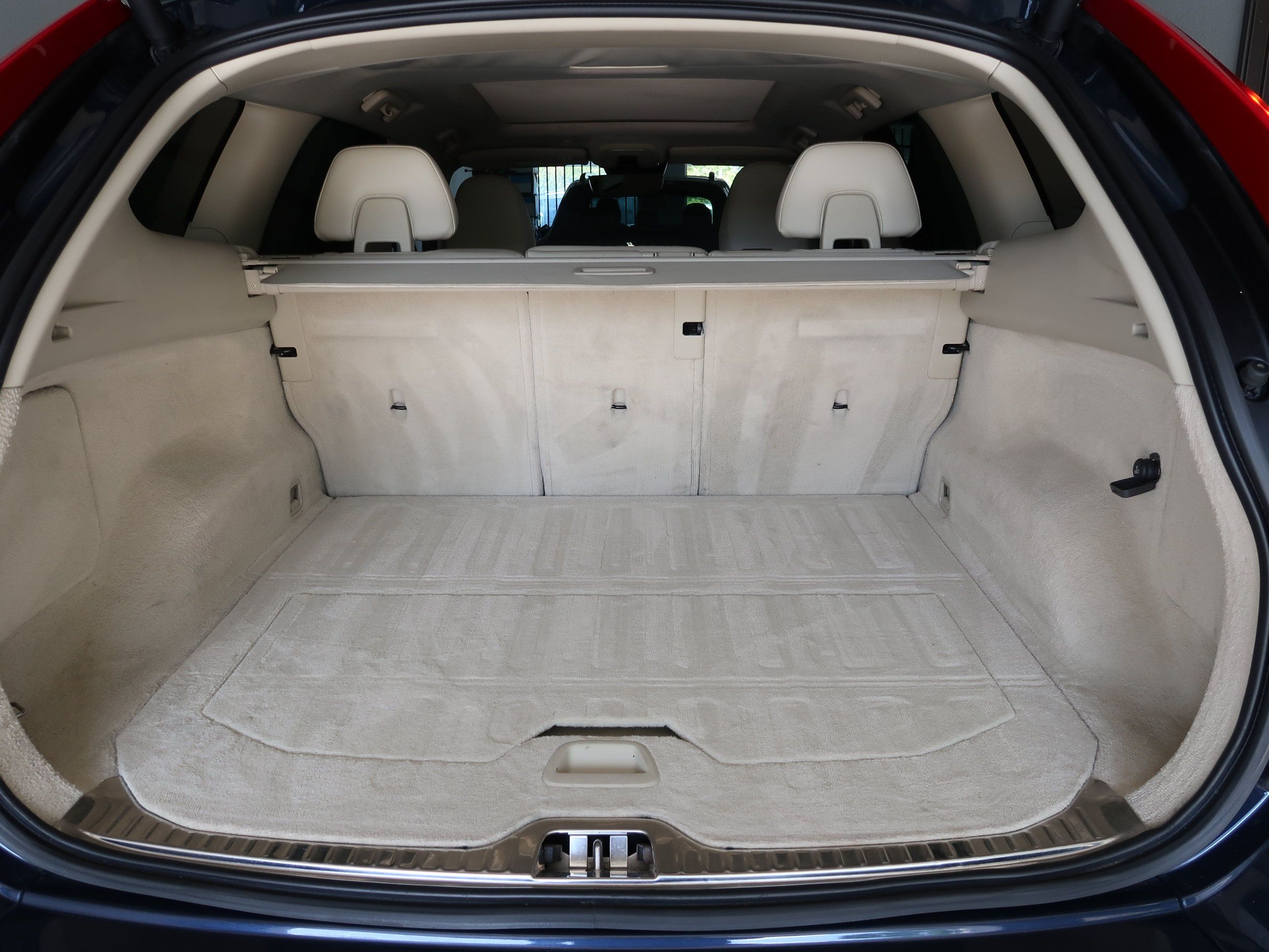 Used 2015 Volvo XC60 T5 Premier w/ Proximity Package FWD image 24