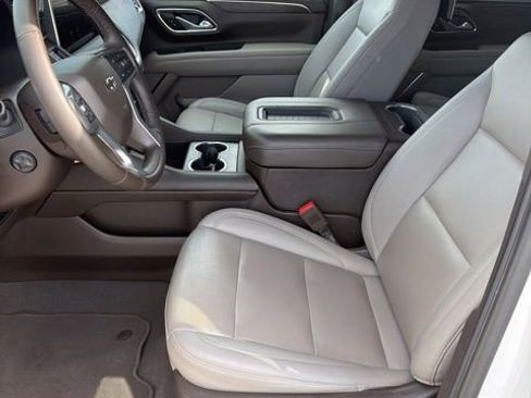 Used 2023 Chevrolet Suburban Z71 w/ Luxury Package image 4