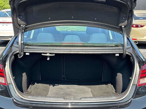 Used 2020 Hyundai Elantra SE w/ Cargo Package (C1) FWD image 11