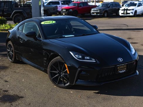 Used 2024 Toyota GR86 Premium image 2