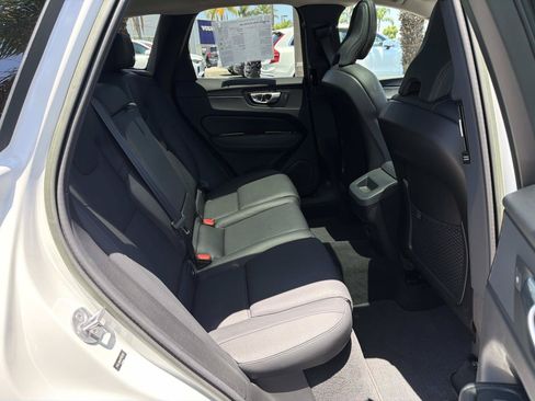 Certified 2023 Volvo XC60 B5 Plus AWD/4WD image 24
