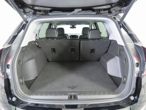 Used 2023 GMC Terrain SLT image 26