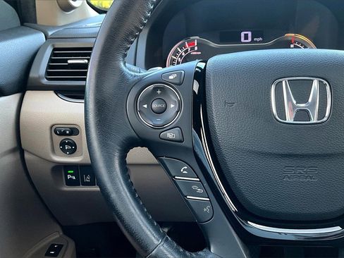 Used 2016 Honda Pilot Touring image 18