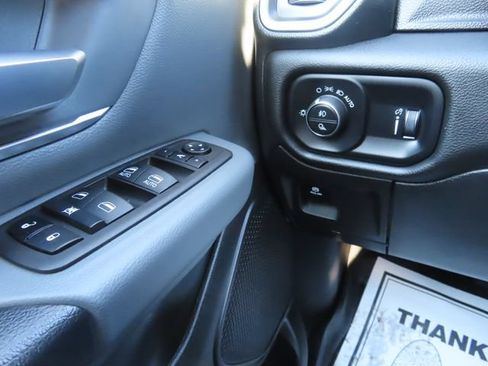 Used 2023 RAM 1500 Big Horn AWD/4WD image 30