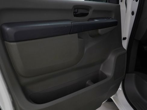 Used 2021 Nissan NV 2500 SV w/ Navigation Package image 21