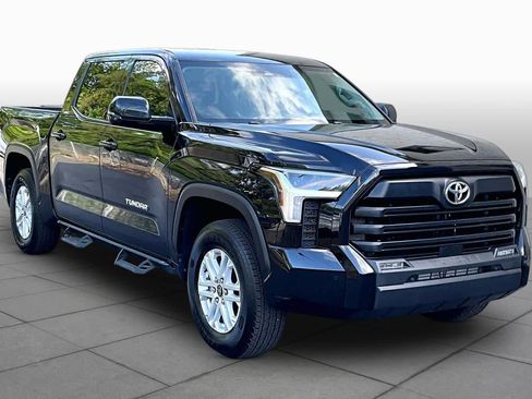 Used 2022 Toyota Tundra SR5 w/ SR5 Premium Package AWD/4WD image 3