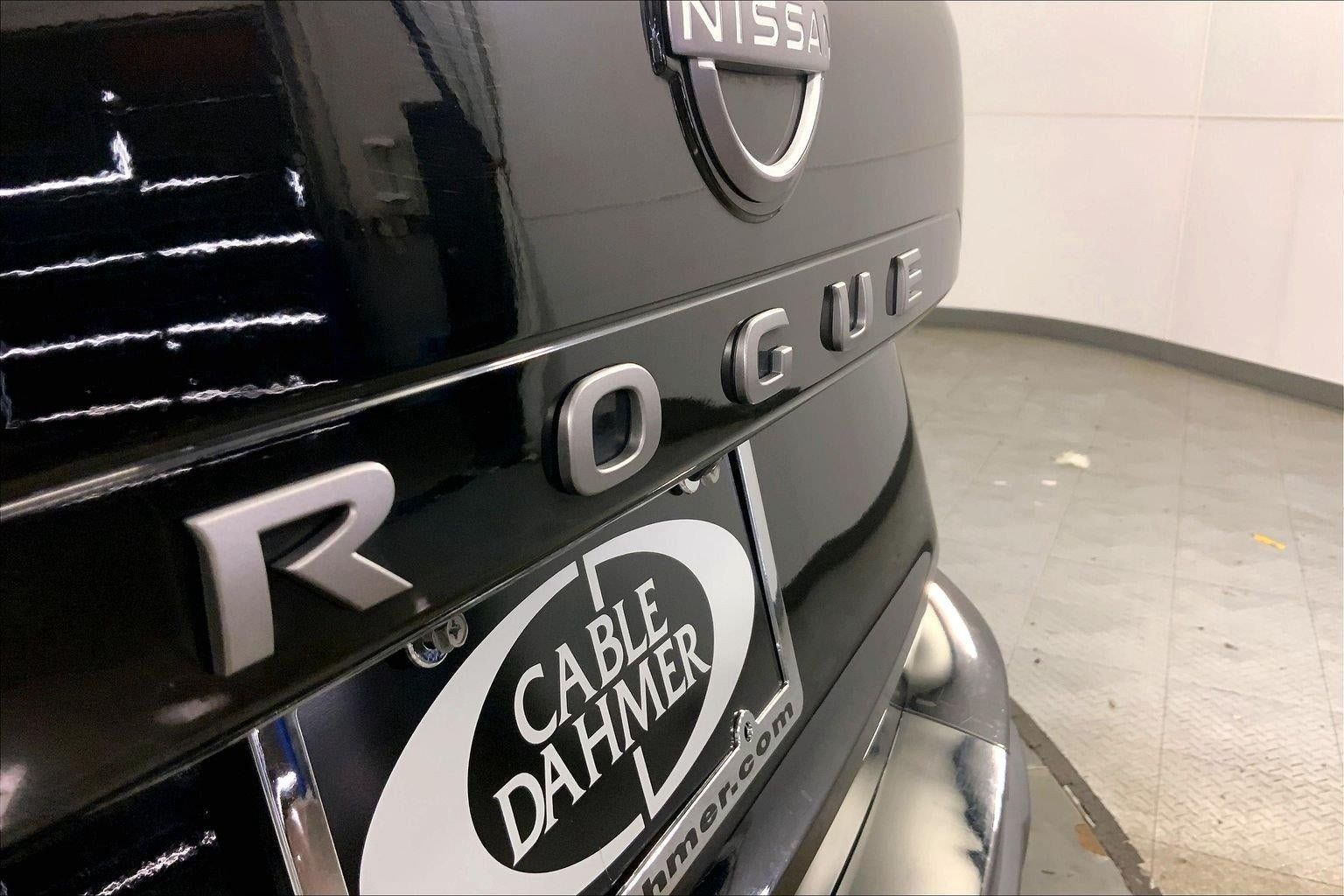 Used 2025 Nissan Rogue SV FWD image 8