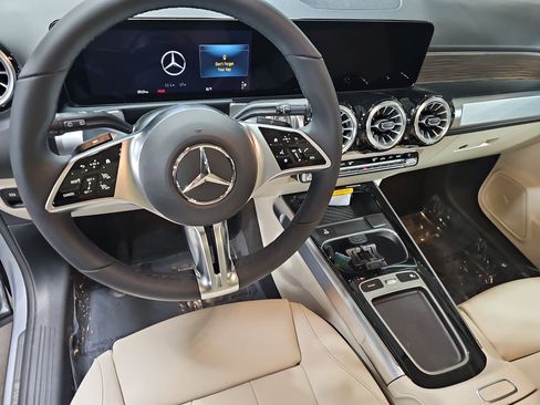 New 2026 Mercedes-Benz GLB 250 image 17