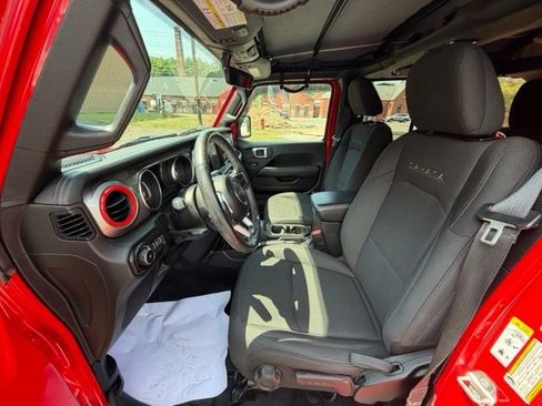 Used 2019 Jeep Wrangler Unlimited Sahara AWD/4WD image 10