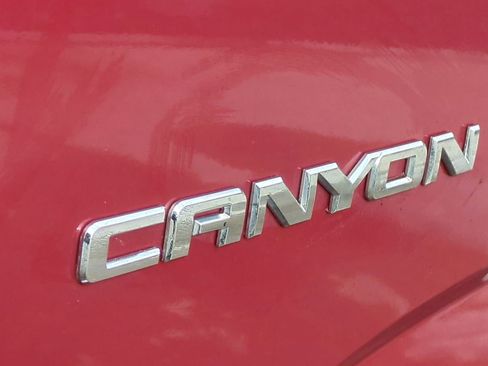 Used 2016 GMC Canyon SLT image 13