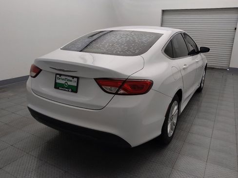 Used 2016 Chrysler 200 Touring image 7
