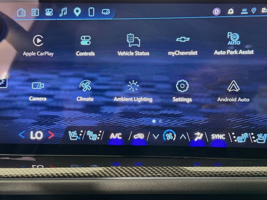 Used 2025 Chevrolet Traverse High Country AWD/4WD image 17