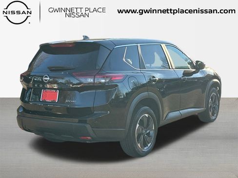 Used 2024 Nissan Rogue SV image 5