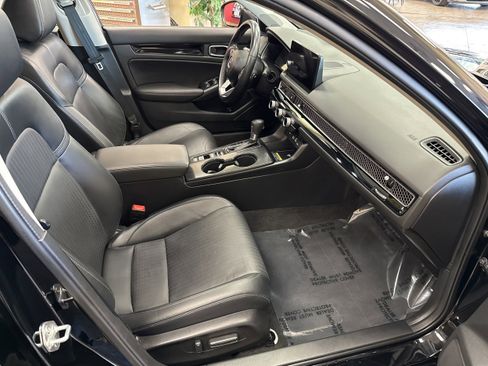 Used 2022 Honda Civic Touring image 16