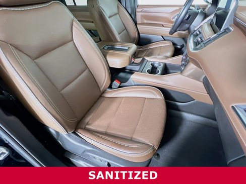 Used 2024 Chevrolet Suburban High Country w/ Advanced Technology Package image 24