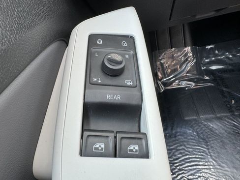 Used 2021 Volkswagen ID.4 1st Edition image 27