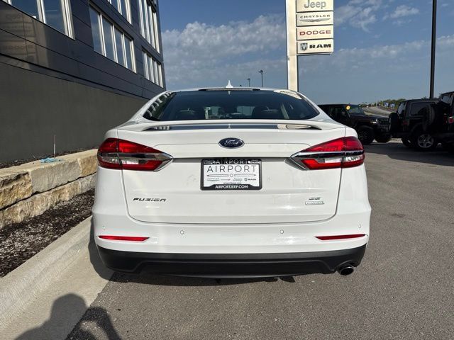 Used 2020 Ford Fusion SE w/ Equipment Group 151A FWD image 4