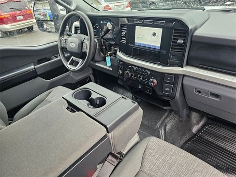 Used 2024 Ford F350 XLT image 28