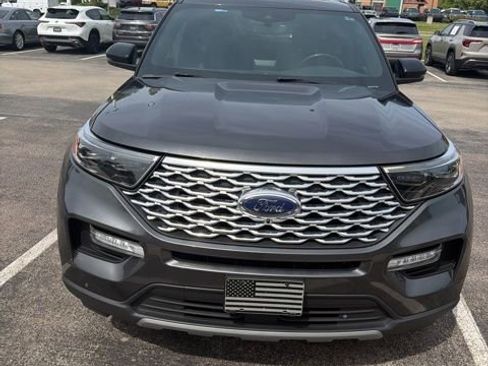 Used 2020 Ford Explorer Platinum w/ Premium Technology Package AWD/4WD image 2