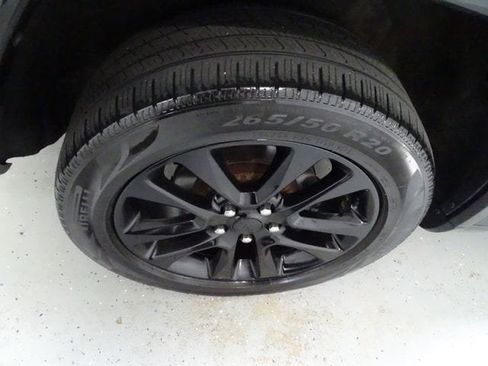 Used 2017 Jeep Grand Cherokee Altitude image 28