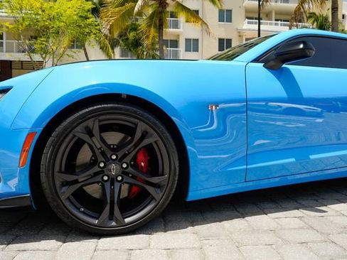 Used 2022 Chevrolet Camaro SS RWD image 12