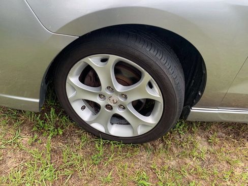 Used 2010 MAZDA MAZDA5 Sport w/ Popular Equipment Pkg image 7