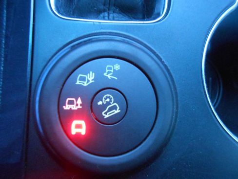 Used 2016 Ford Explorer Limited image 18