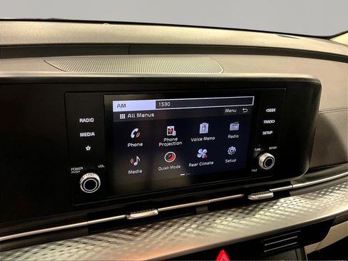 Used 2024 Kia Carnival LX FWD image 14