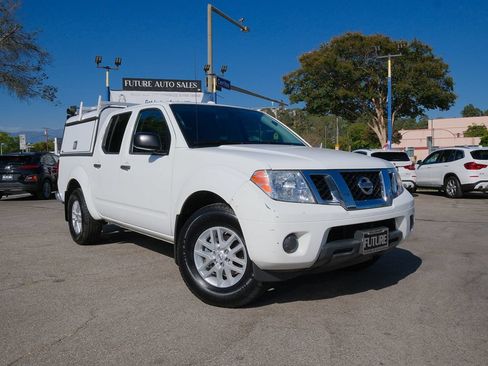 Used 2017 Nissan Frontier SV RWD image 3